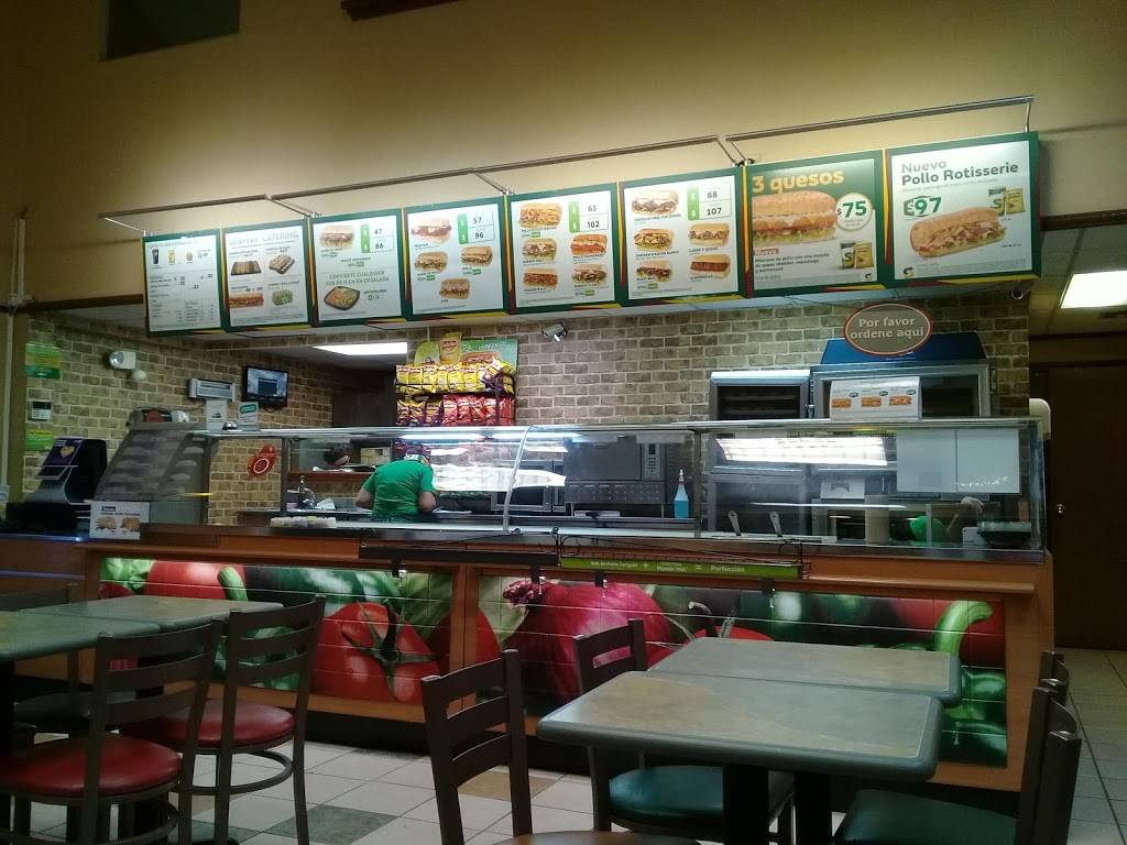 Subway | Av de las Torres 102-1, Salvarcar, 32546 Cd Juárez, Chih., Mexico | Phone: 656 624 1166