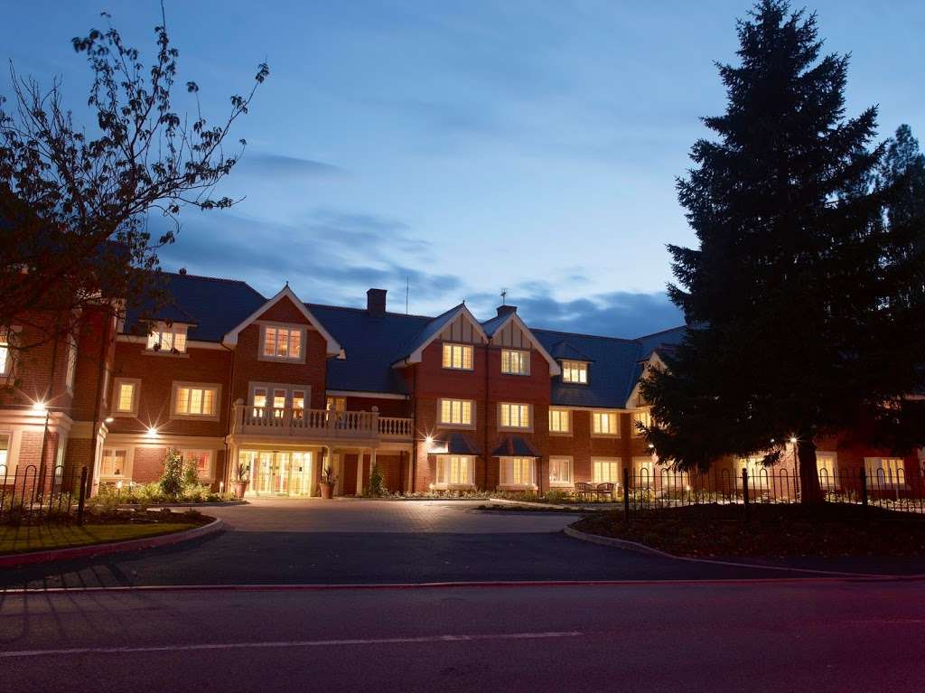 Anisha Grange Care Home Hallmark Care Homes | Outwood Common Rd, Billericay CM11 2LE, UK | Phone: 01277 658529