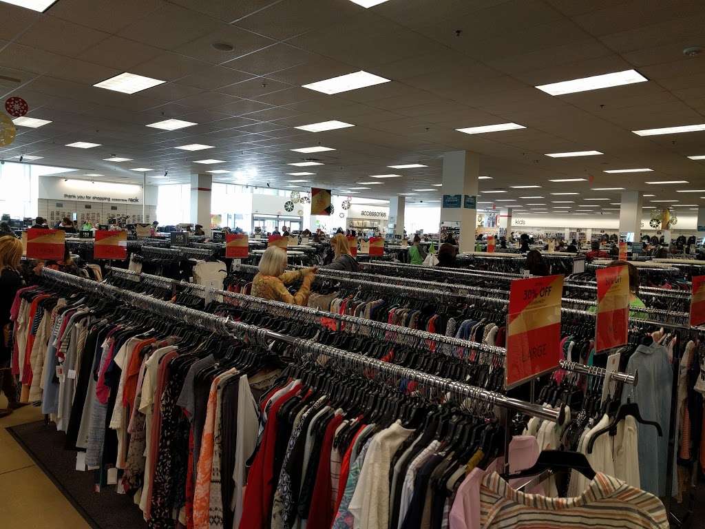 Nordstrom Rack Springbrook Prairie Pavilion | 2511 W 75th St, Naperville, IL 60540, USA | Phone: (630) 995-4040