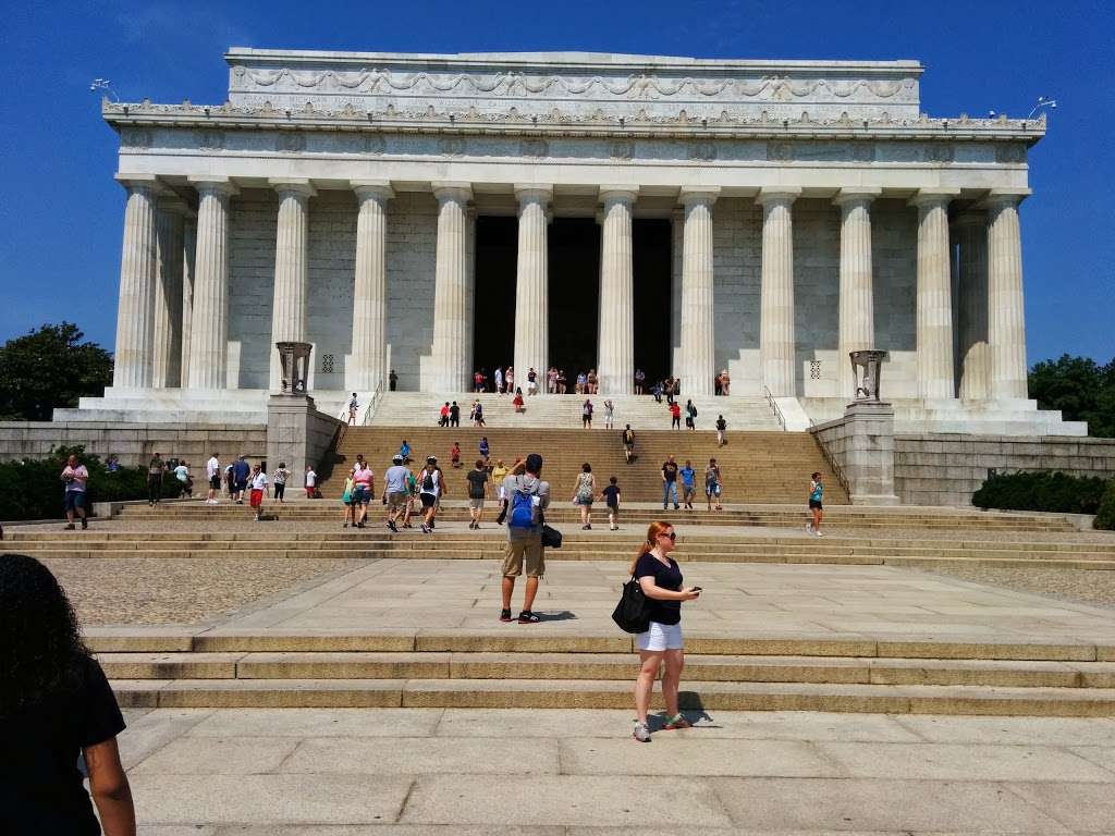 Lincoln Memorial | 2 Lincoln Memorial Cir NW, Washington, DC 20037, USA | Phone: (202) 426-6841