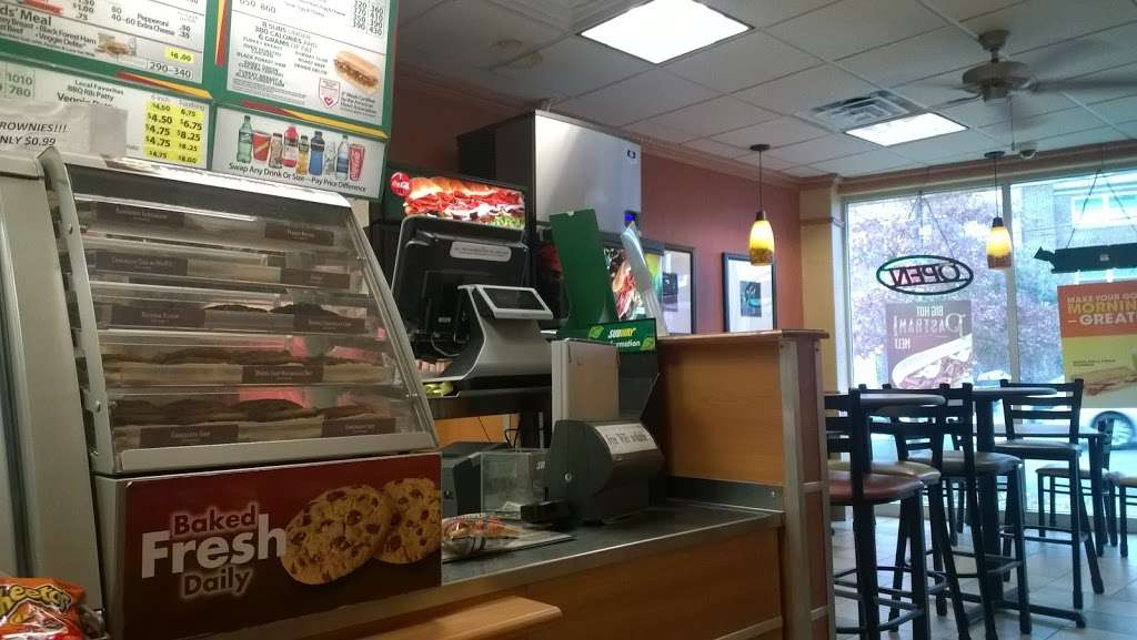 Subway | 59-16 Kissena Blvd, Flushing, NY 11355, USA | Phone: (718) 886-0193