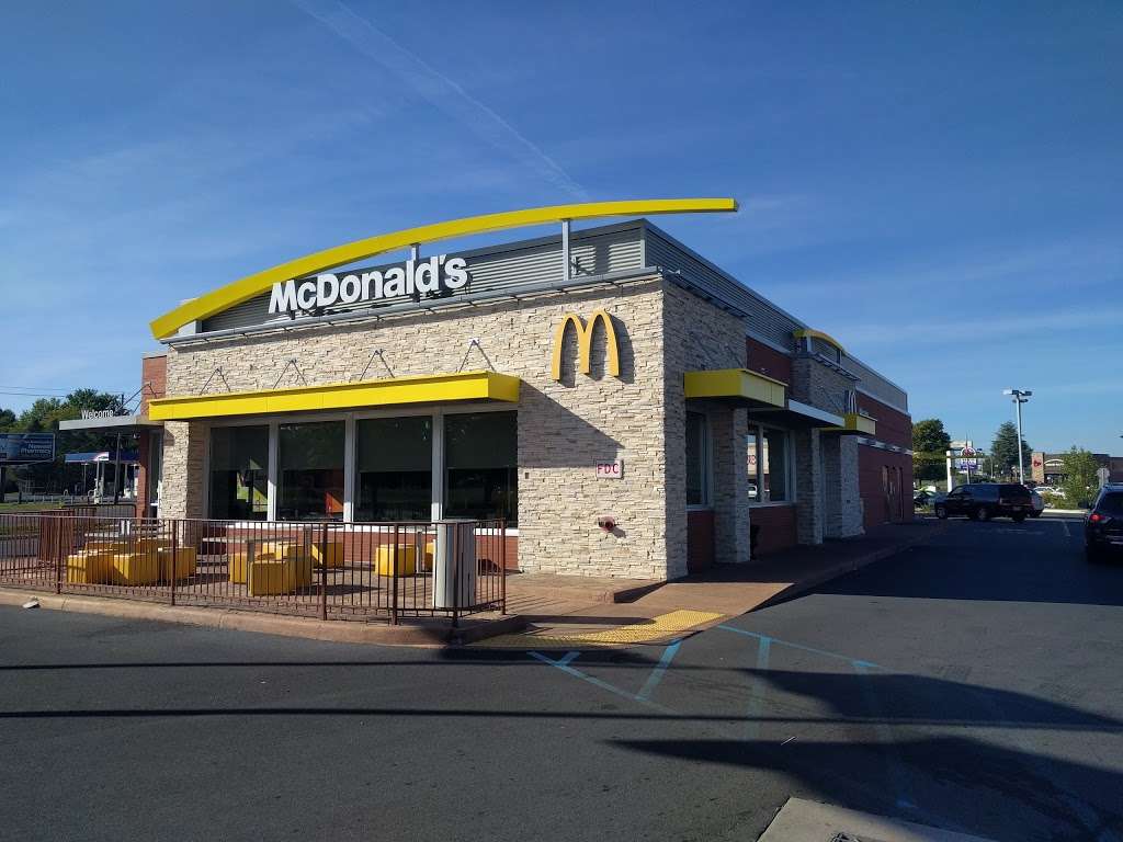 McDonalds | 1320 Edwin Miller Blvd, Martinsburg, WV 25404, USA | Phone: (304) 263-3003