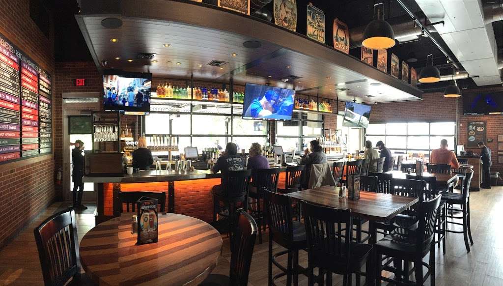 BJs Restaurant & Brewhouse | 8785 Villa La Jolla Dr, San Diego, CA 92037, USA | Phone: (858) 257-3640