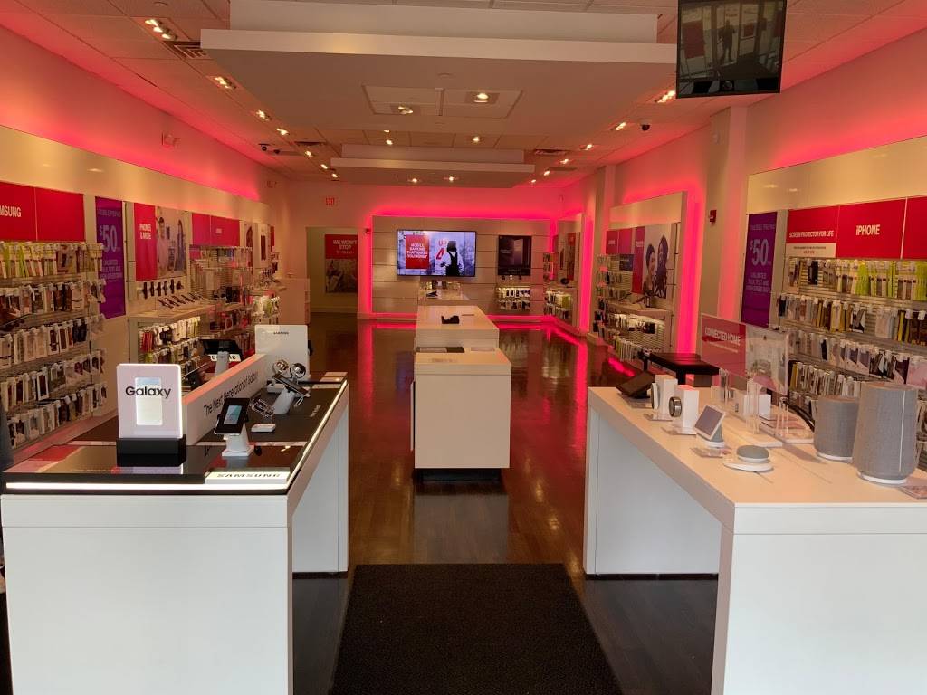 T-Mobile | 21 Revere Beach Pkwy, Medford, MA 02155, USA | Phone: (781) 396-0569