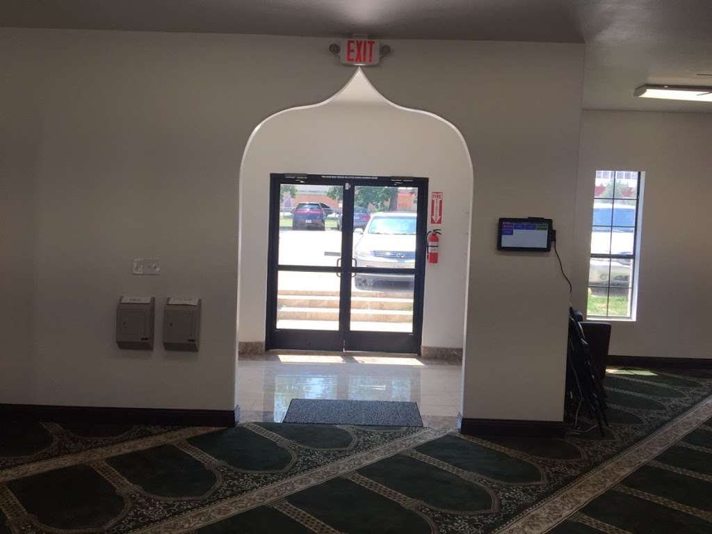 Masjid Faruq Islamic Center | 2202 San Antonio St bldg b, Grand Prairie, TX 75051, USA | Phone: (214) 606-7346
