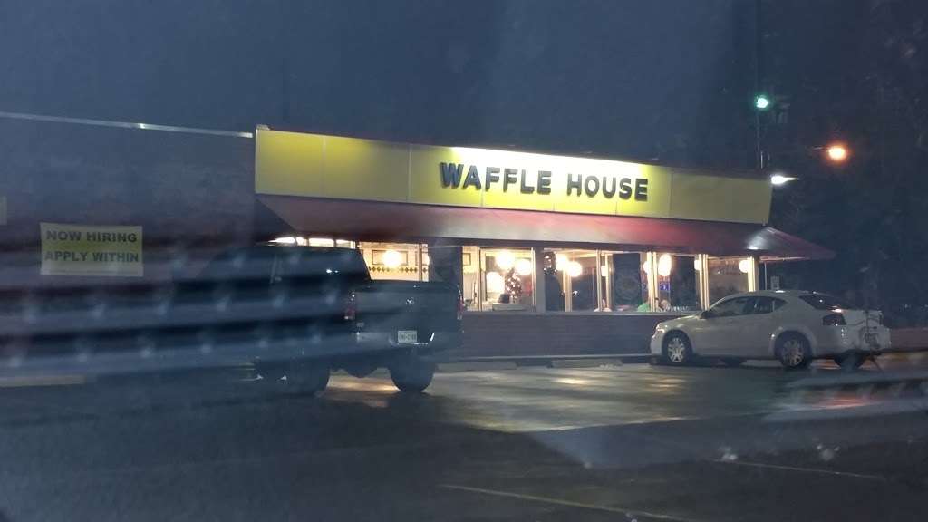 Waffle House | 1116 League Line Rd, Conroe, TX 77303, USA | Phone: (936) 890-0555