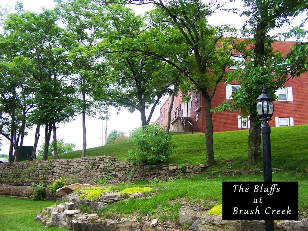The Bluffs at Brush Creek | 1320 E 49th St, Kansas City, MO 64110, USA | Phone: (816) 822-0228