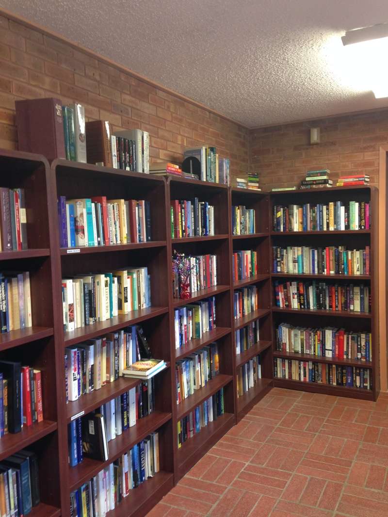 Elmendorf Community Library | 203 Bexar Ave, Elmendorf, TX 78112, USA | Phone: (210) 465-7580