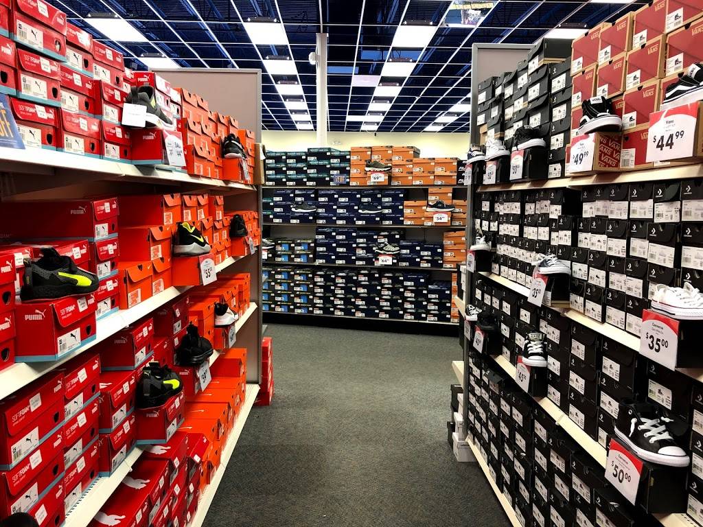 Shoe Carnival | 9591 Riverside Pkwy, Tulsa, OK 74137, USA | Phone: (918) 299-0369