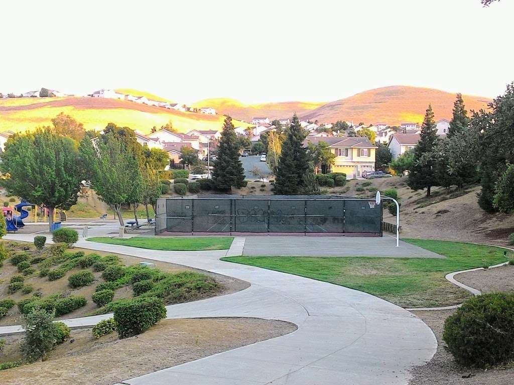 Oak Hills Park II | 227 Cloverbrook Cir, Pittsburg, CA 94565, USA