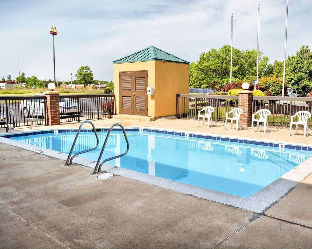 Quality Inn | 6409 Dan Bell Ln, Thornburg, VA 22565 | Phone: (540) 582-1097