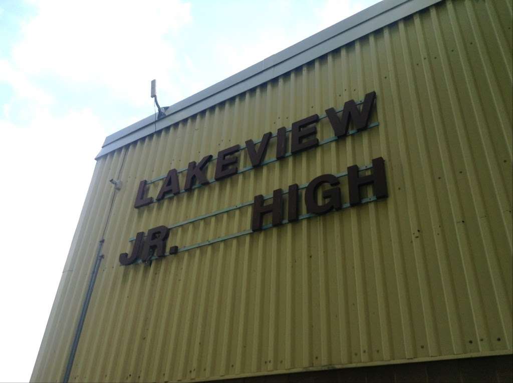Lakeview Junior High School | 701 Plainfield Rd, Downers Grove, IL 60516, USA | Phone: (630) 985-2700