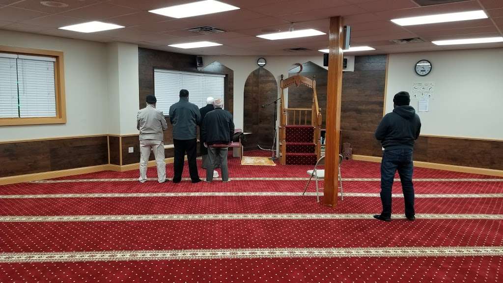 Islamic Center of Chicago | 3357 W 63rd St, Chicago, IL 60629, USA | Phone: (773) 436-8083