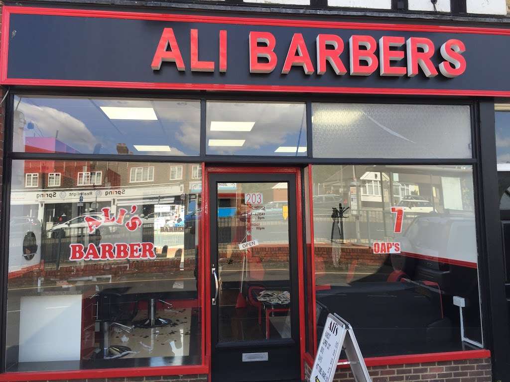 Ali Barbers | 203 Kingston Rd, Epsom KT19 0AB, UK | Phone: 07427 637333