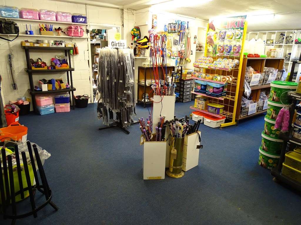 Glovers Tack Shop | Hartley Bottom Farm Cottages, Hartley Bottom Rd, Hartley, New Ash Green, Longfield DA3 8LJ, UK | Phone: 01474 872970