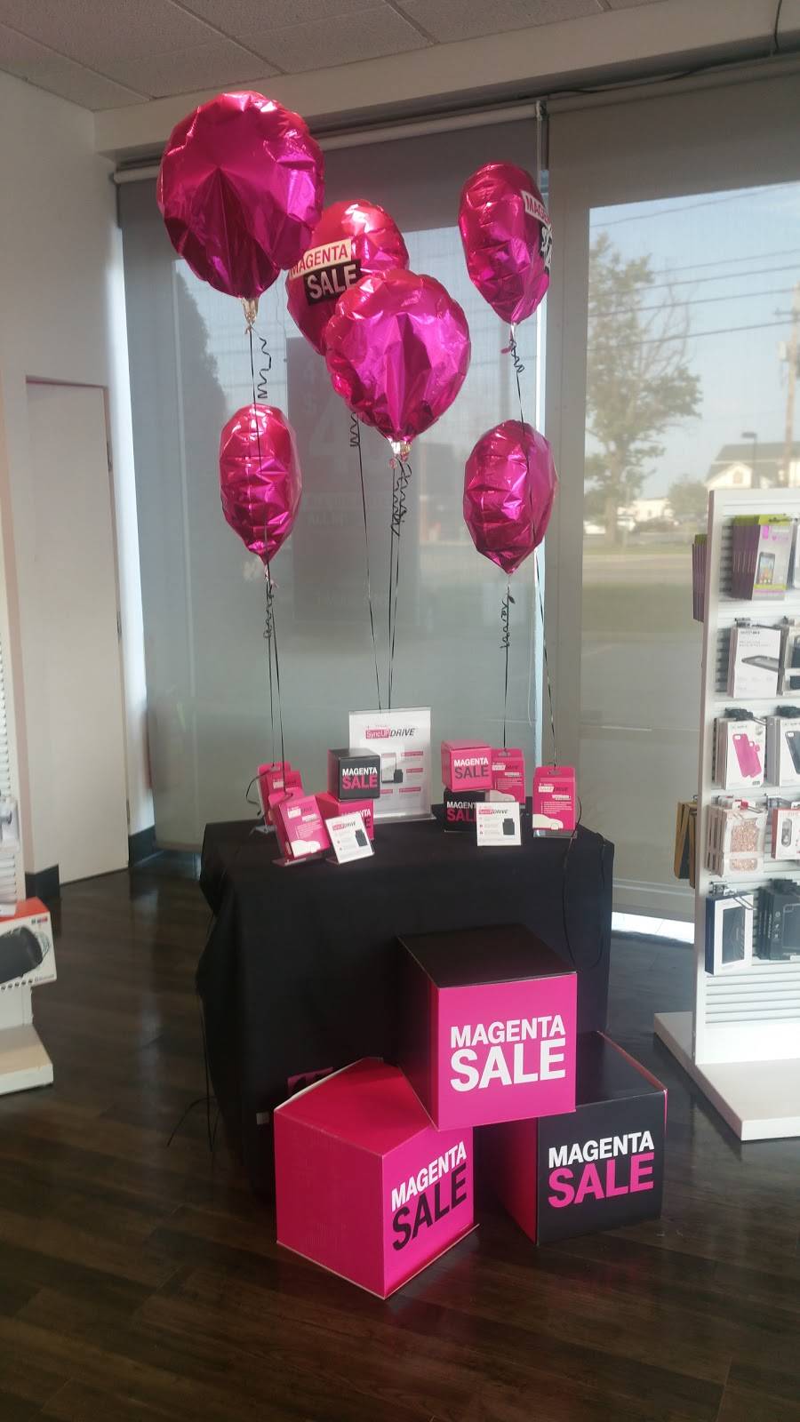 T-Mobile | 2190 Walden Ave #900, Cheektowaga, NY 14225, USA | Phone: (716) 684-1720