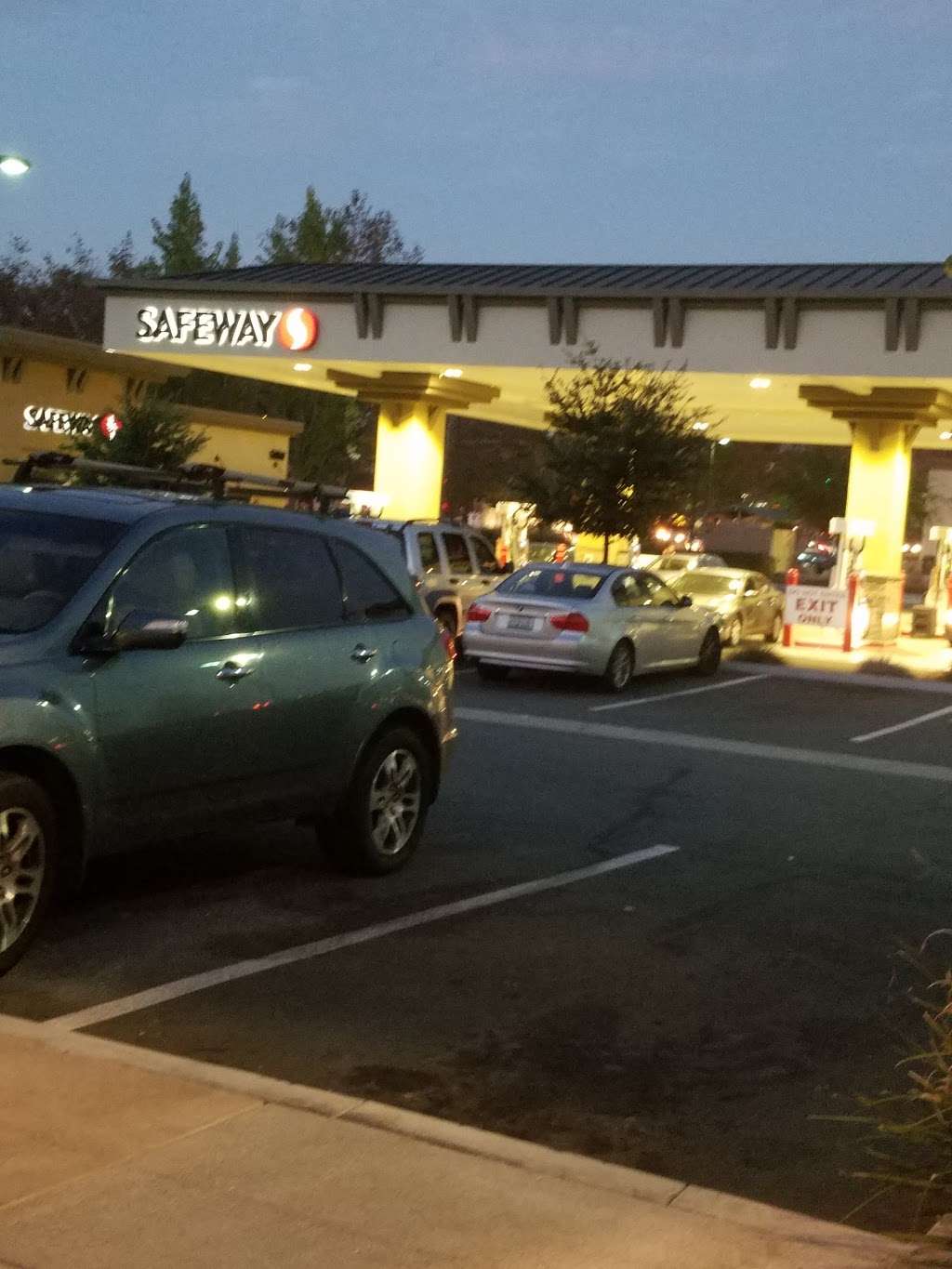 Safeway Fuel Station | 6782 Bernal Ave, Pleasanton, CA 94566 | Phone: (925) 846-8644