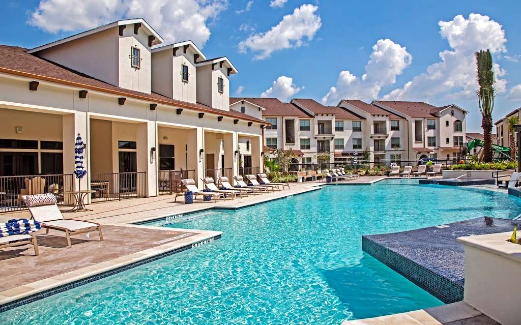 Ravella at Eastpoint Apartments | 7447 Eastpoint Blvd, Baytown, TX 77521 | Phone: (832) 376-8700