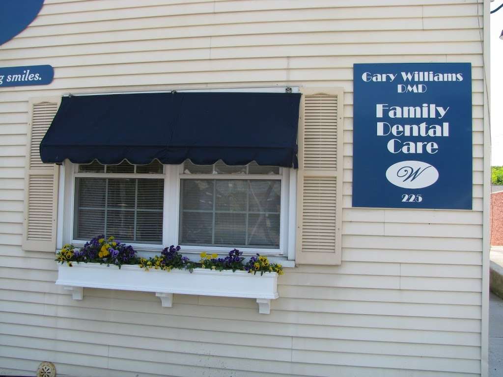 Family Dental Care: Williams Gary DMD | 225 S Robinson Ave, Pen Argyl, PA 18072, USA | Phone: (610) 863-8988