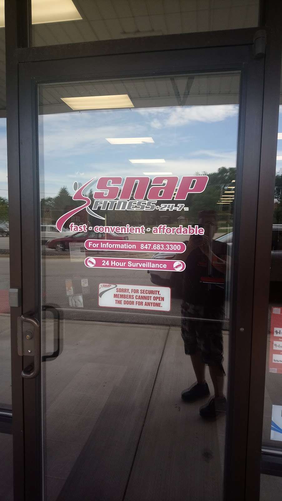 Snap Fitness | 111 W Oak Knoll Dr, Hampshire, IL 60140, USA | Phone: (847) 683-3300