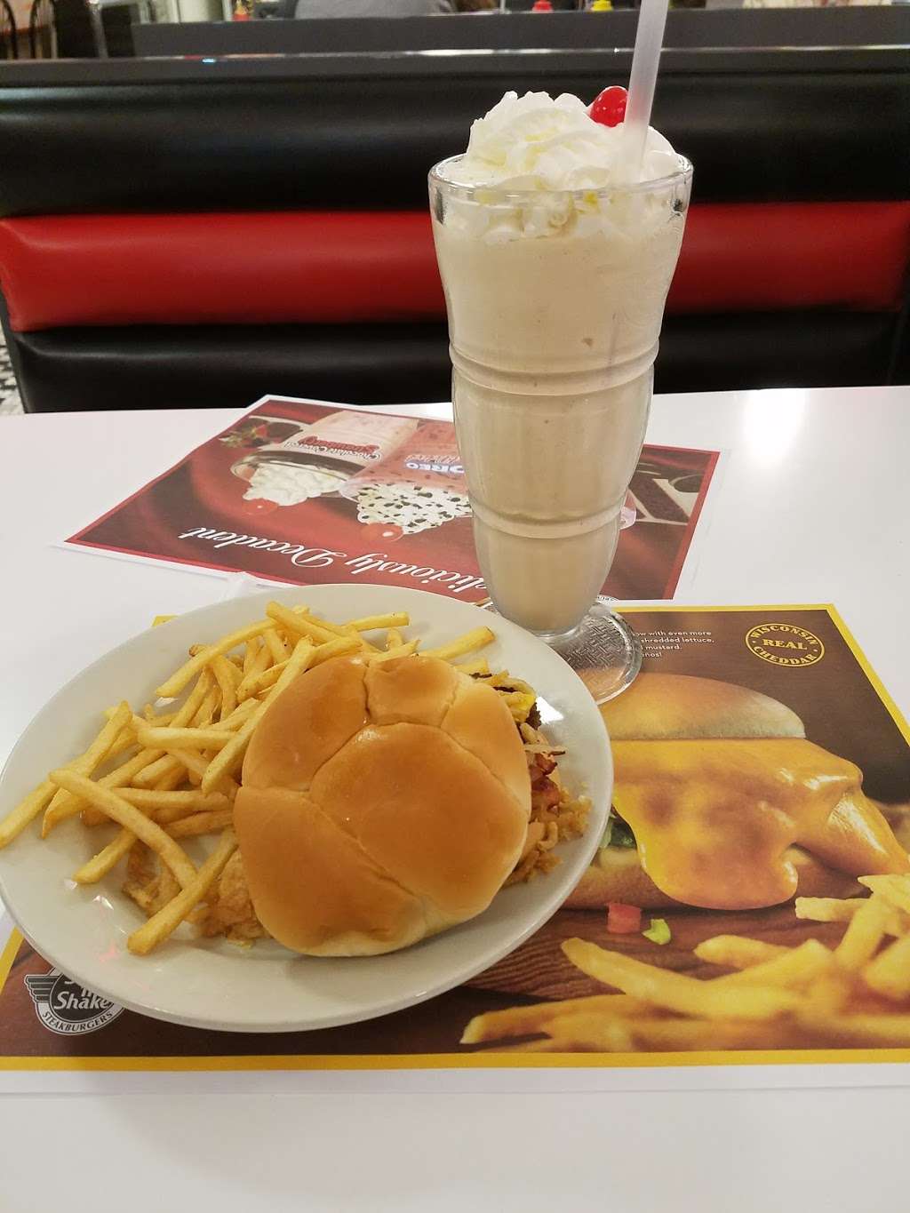 Steak n Shake | 520 N Town Center Dr, Mooresville, IN 46158, USA | Phone: (317) 831-1600