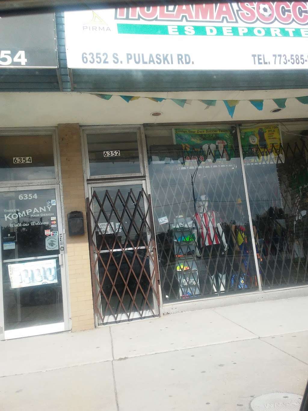 Hulama Soccer Store | 6352 S Pulaski Rd, Chicago, IL 60629, USA | Phone: (773) 585-8811
