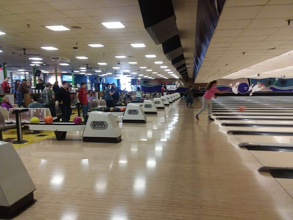 Woodleaf Lanes | 1811 Jake Alexander Blvd W, Salisbury, NC 28147, USA | Phone: (704) 633-5342