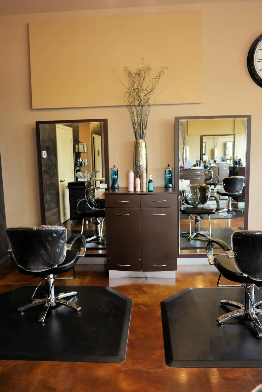 Lotus Salon and Spa | 202 E Cheyenne Mountain Blvd # Q, Colorado Springs, CO 80906, USA | Phone: (719) 576-5175