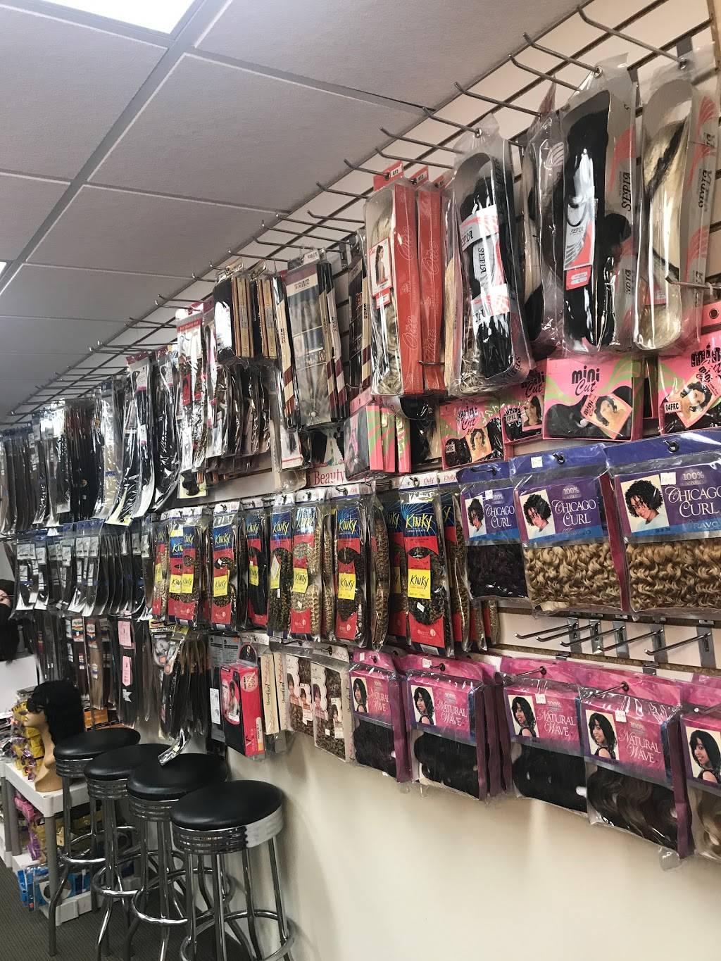 Ronis Beauty Supply & Hair-Braiding Salon | 1955 University Ave W suite 203 suite 203, St Paul, MN 55104, USA | Phone: (651) 260-3994