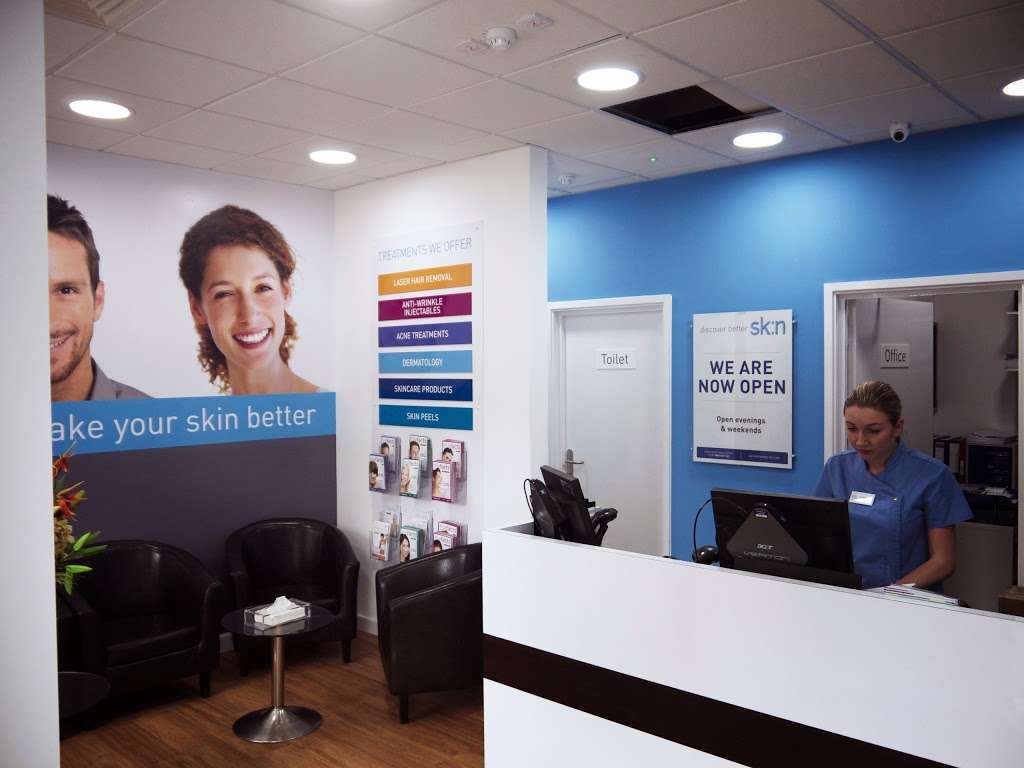 sk:n Clinics | Rowan House, Epsom KT18 7DH, UK | Phone: 0330 037 0426