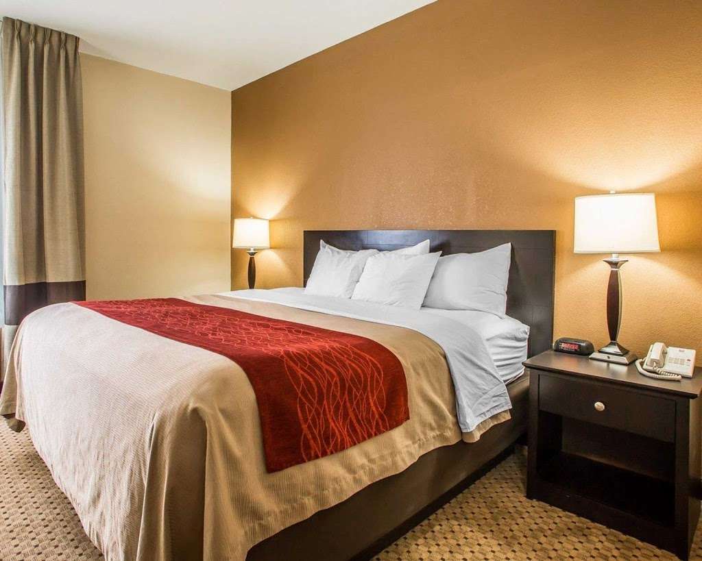 Comfort Inn & Suites | 7206 122 Ave, Kenosha, WI 53142 | Phone: (262) 857-3450