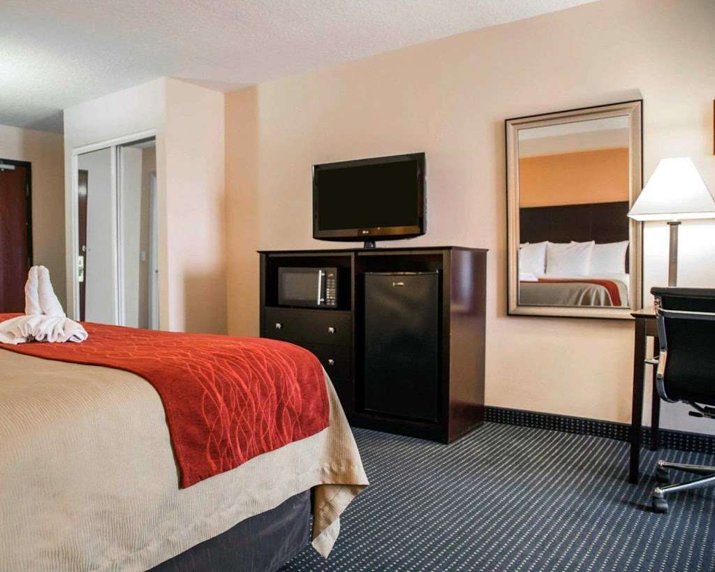 Comfort Inn International Dr. | 8134 International Dr, Orlando, FL 32819, USA | Phone: (407) 313-4000