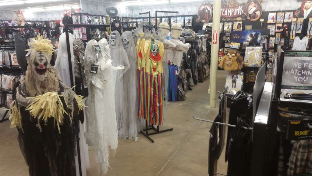 Spirit Halloween | 18182 Gulf Fwy, Friendswood, TX 77546, USA | Phone: (866) 586-0155