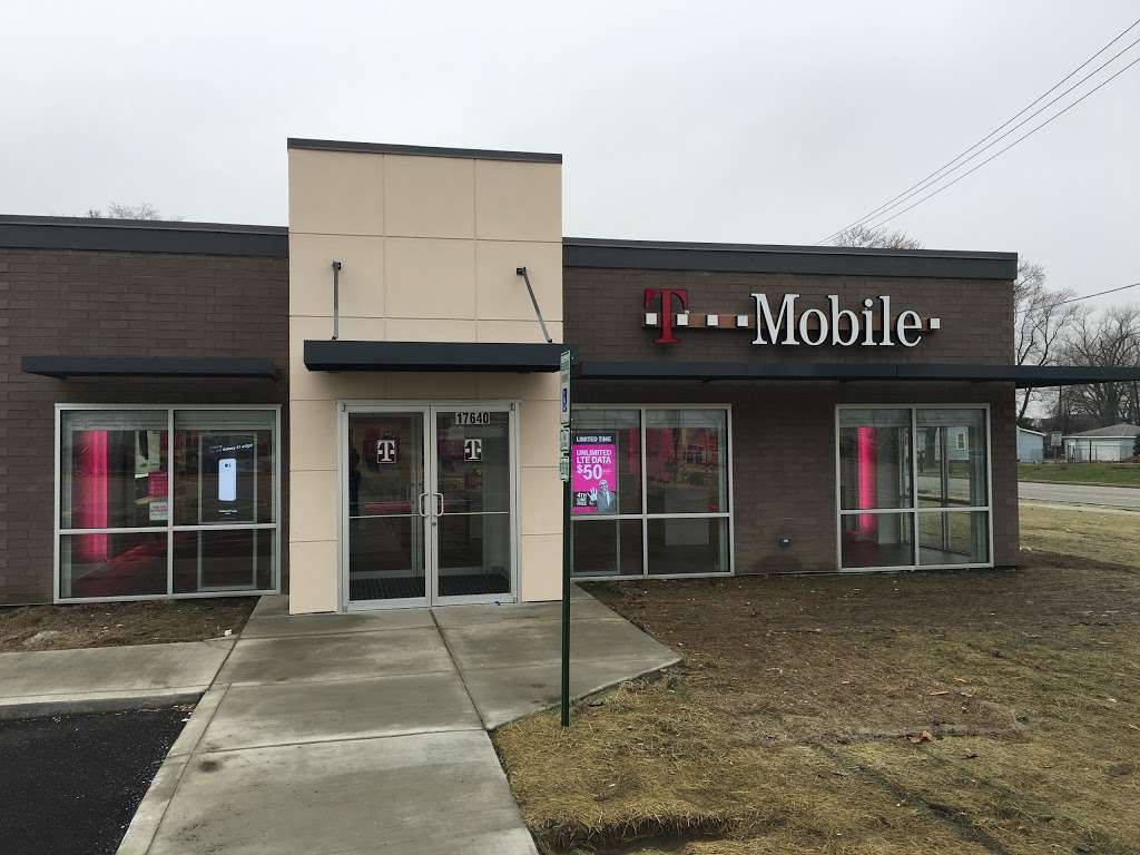 T-Mobile | 17640 Torrence Ave, Lansing, IL 60438, USA | Phone: (708) 251-4109