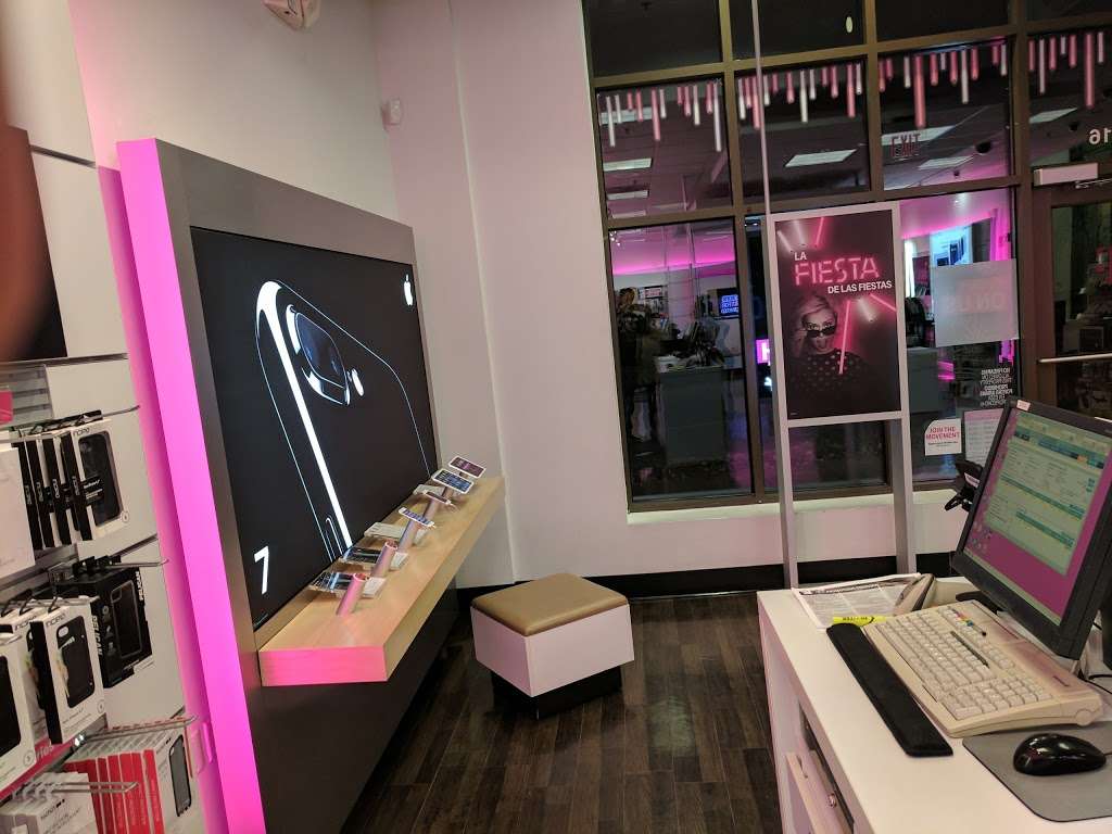 T-Mobile | 8516 NW Prairie View Rd, Kansas City, MO 64153, USA | Phone: (816) 741-8986