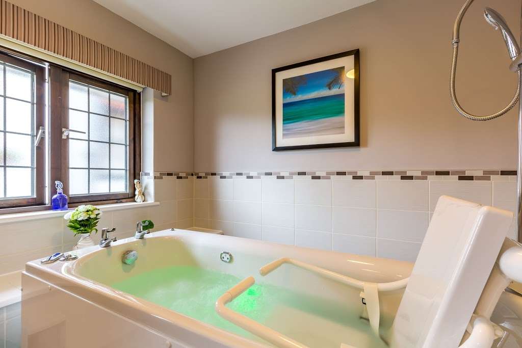 Barchester - Reigate Beaumont Care Home | Colley Ln, Reigate RH2 9JB, UK | Phone: 01737 225544