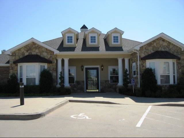 Quail Landing Apartment Homes | 14200 N May Ave, Oklahoma City, OK 73134 | Phone: (405) 759-5414