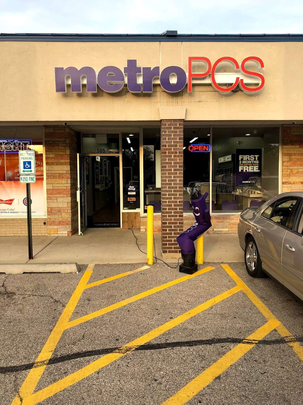 Metro by T-Mobile | 565 N McLean Blvd, Elgin, IL 60123 | Phone: (224) 227-6891