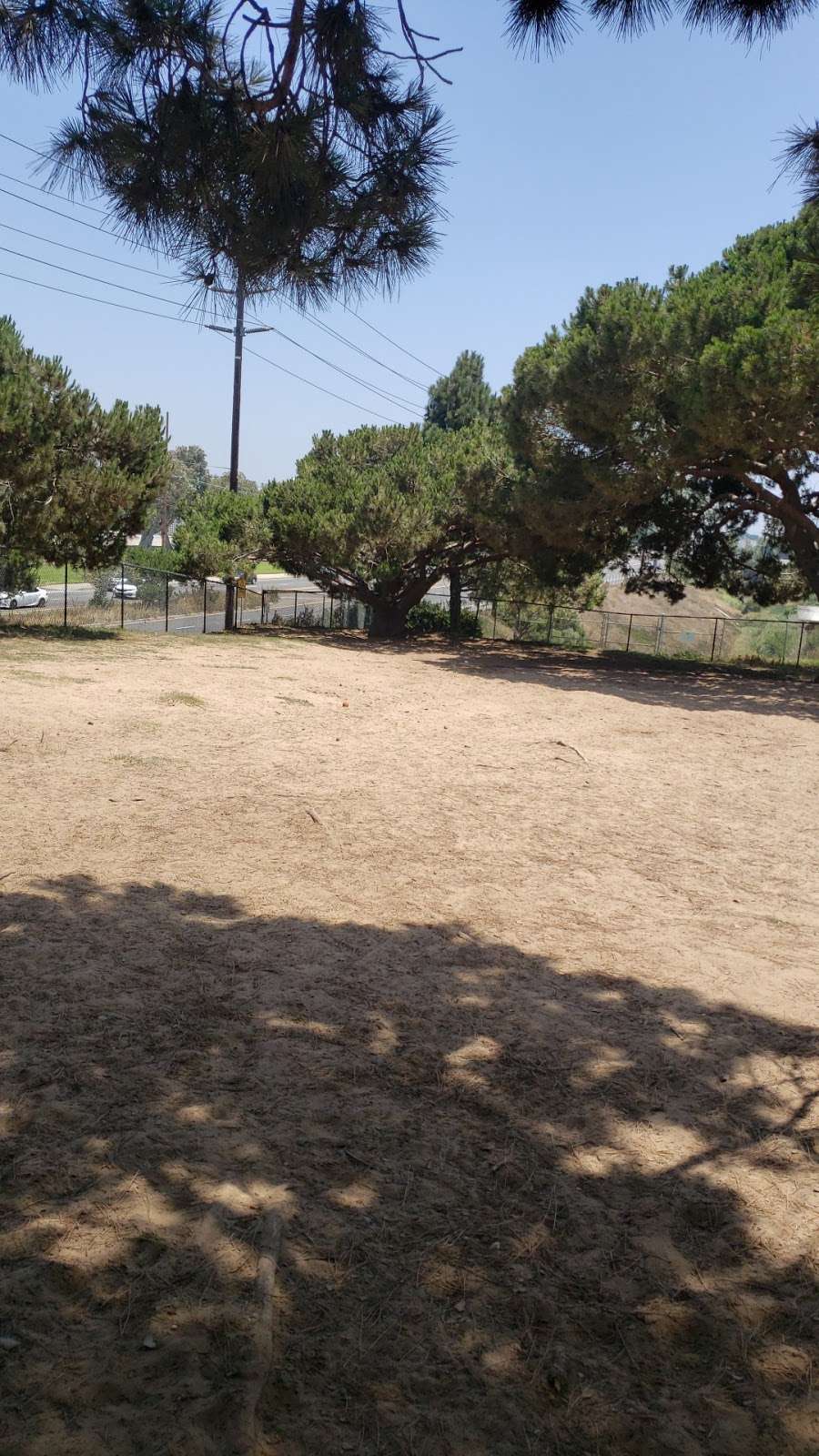 El Segundo Dog Park | E Imperial Ave, El Segundo, CA 90245, USA | Phone: (310) 524-2300