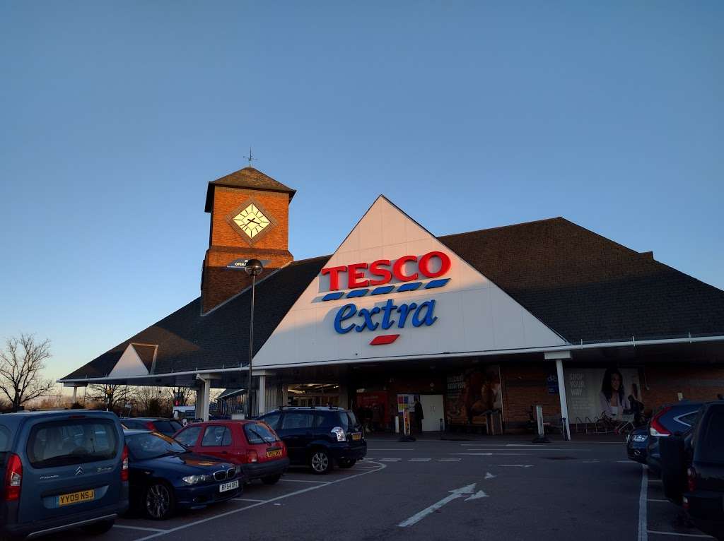 Tesco Extra | Mount Pleasant, Oldings Corner, Hatfield AL9 5JY, UK | Phone: 0345 677 9344