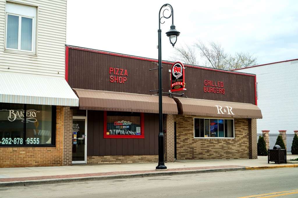 R & R Club | 1015 Main St, Union Grove, WI 53182, USA | Phone: (262) 878-2950