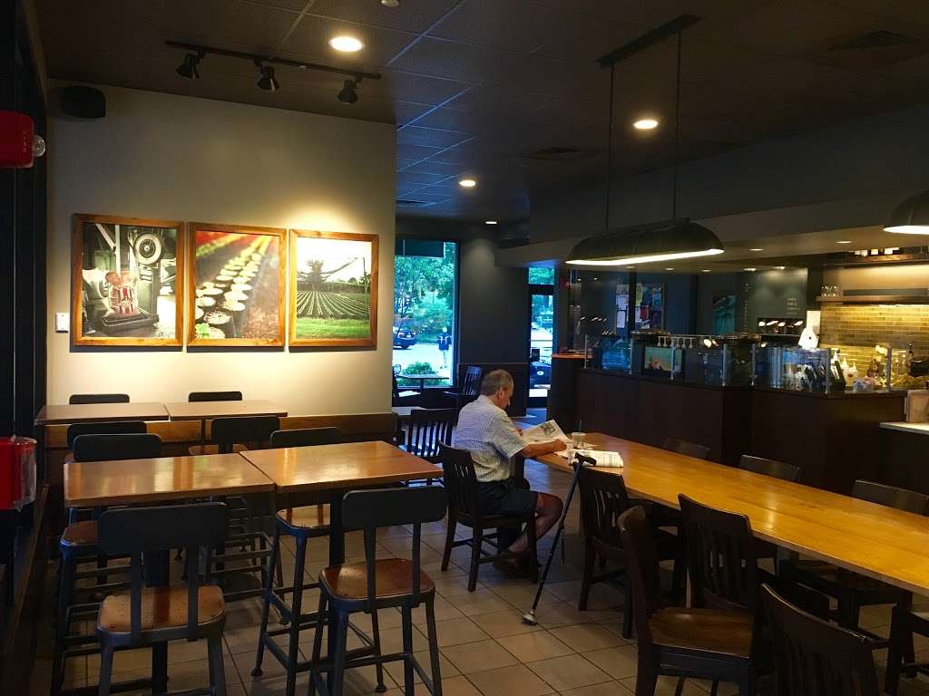 Starbucks | 1515 Sheridan Rd, Wilmette, IL 60091 | Phone: (847) 853-0319