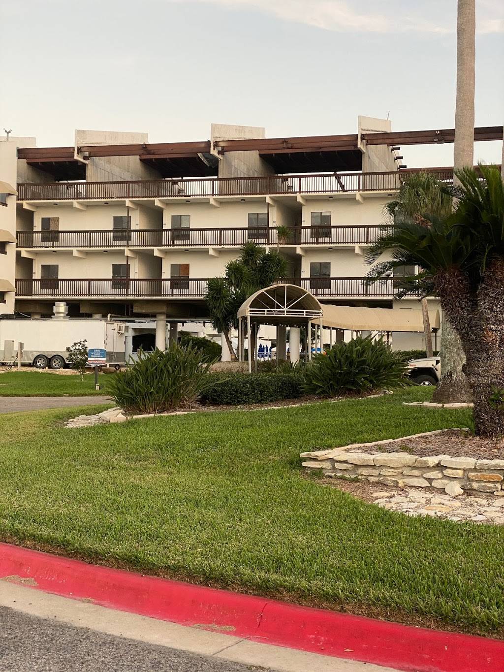 Port Royal | 6317 TX-361, Port Aransas, TX 78373, USA | Phone: (512) 203-9590