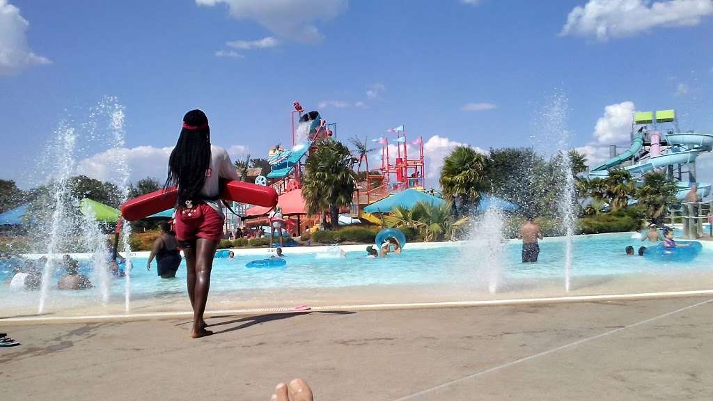 Bahama Beach Waterpark | 1895 Campfire Cir, Dallas, TX 75232 | Phone: (214) 671-0820