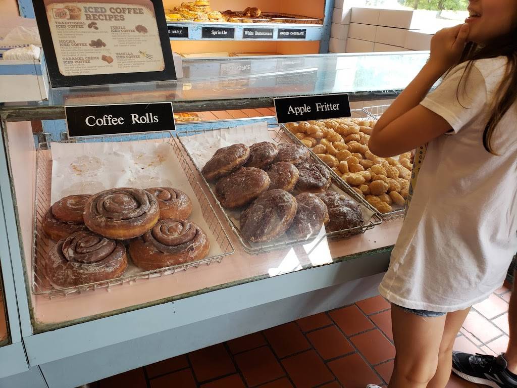 Country Style Donuts | 4300 Williamsburg Rd, Richmond, VA 23231 | Phone: (804) 222-2466