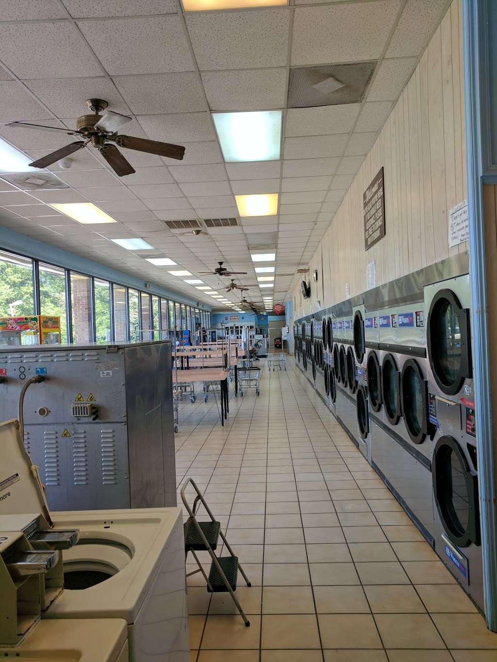 Coin Laundry | 1820 N Main Ave, Newton, NC 28658, USA