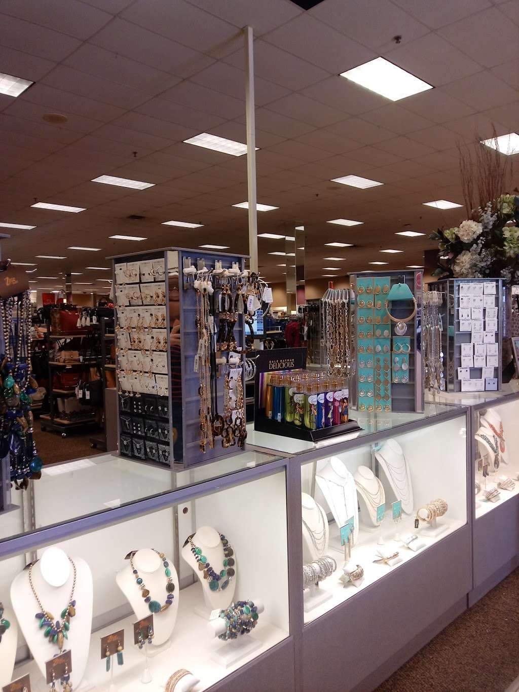 Stein Mart | 8662 E Shea Blvd, Scottsdale, AZ 85260, USA | Phone: (480) 596-3818