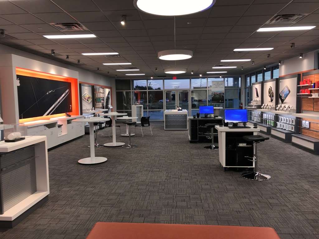 AT&T Store | 3609 Business Center Dr #100, Pearland, TX 77584 | Phone: (281) 968-9951