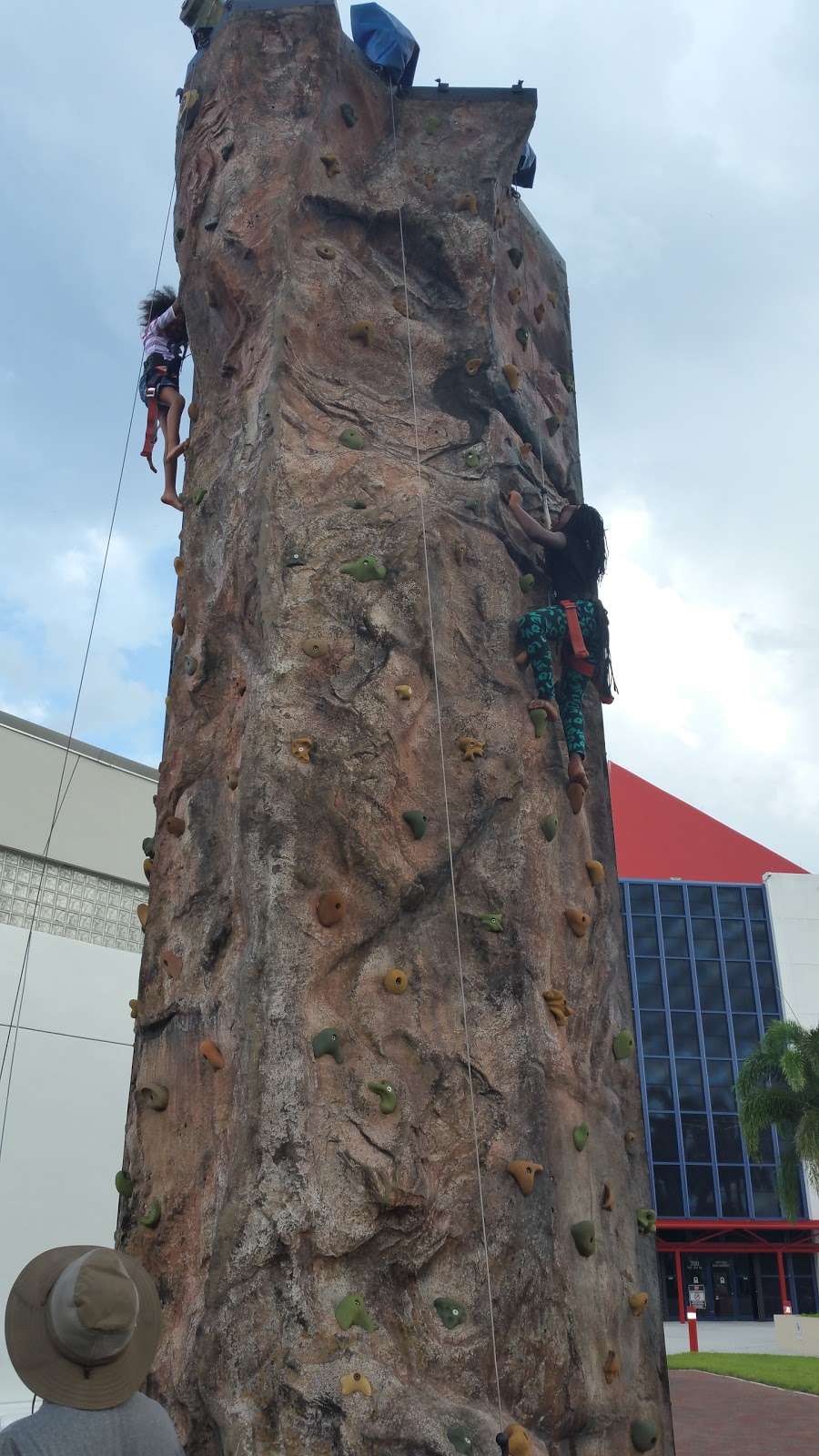 Alhambra Heights Challenger Private School | 1200 NE 135th St, North Miami, FL 33161, USA | Phone: (786) 553-8555