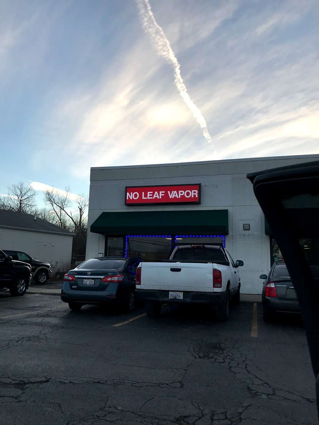 No Leaf Vapor | 1115 Algonquin Rd, Lake in the Hills, IL 60102 | Phone: (224) 333-0105